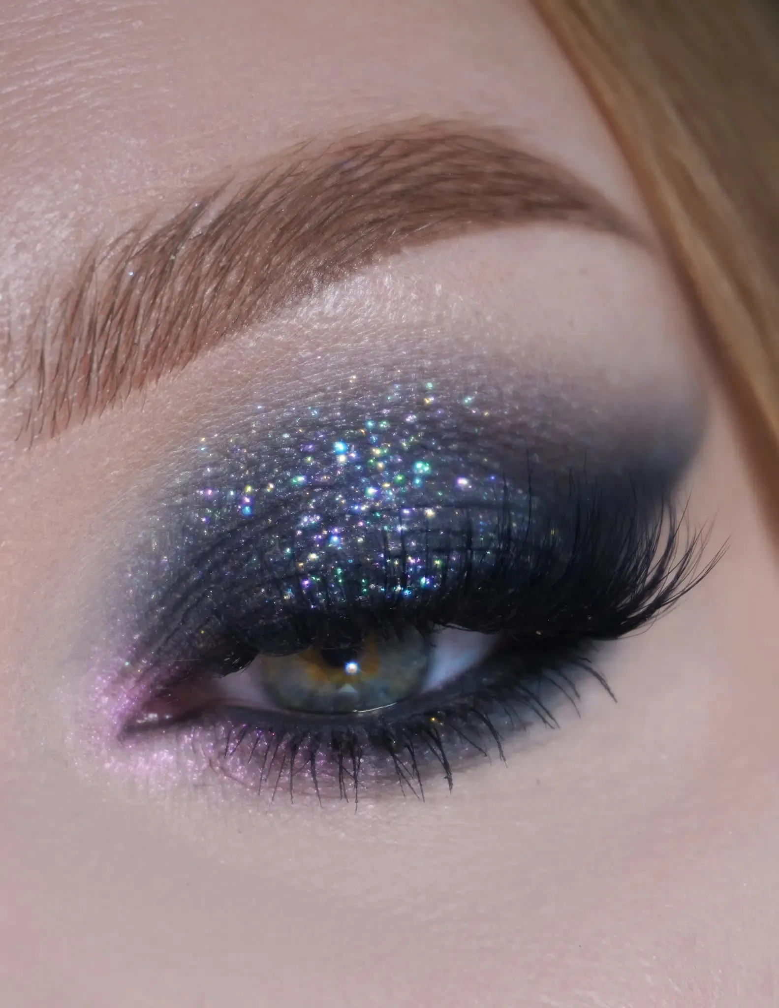 #20 Gray Eyeshadow Glitter