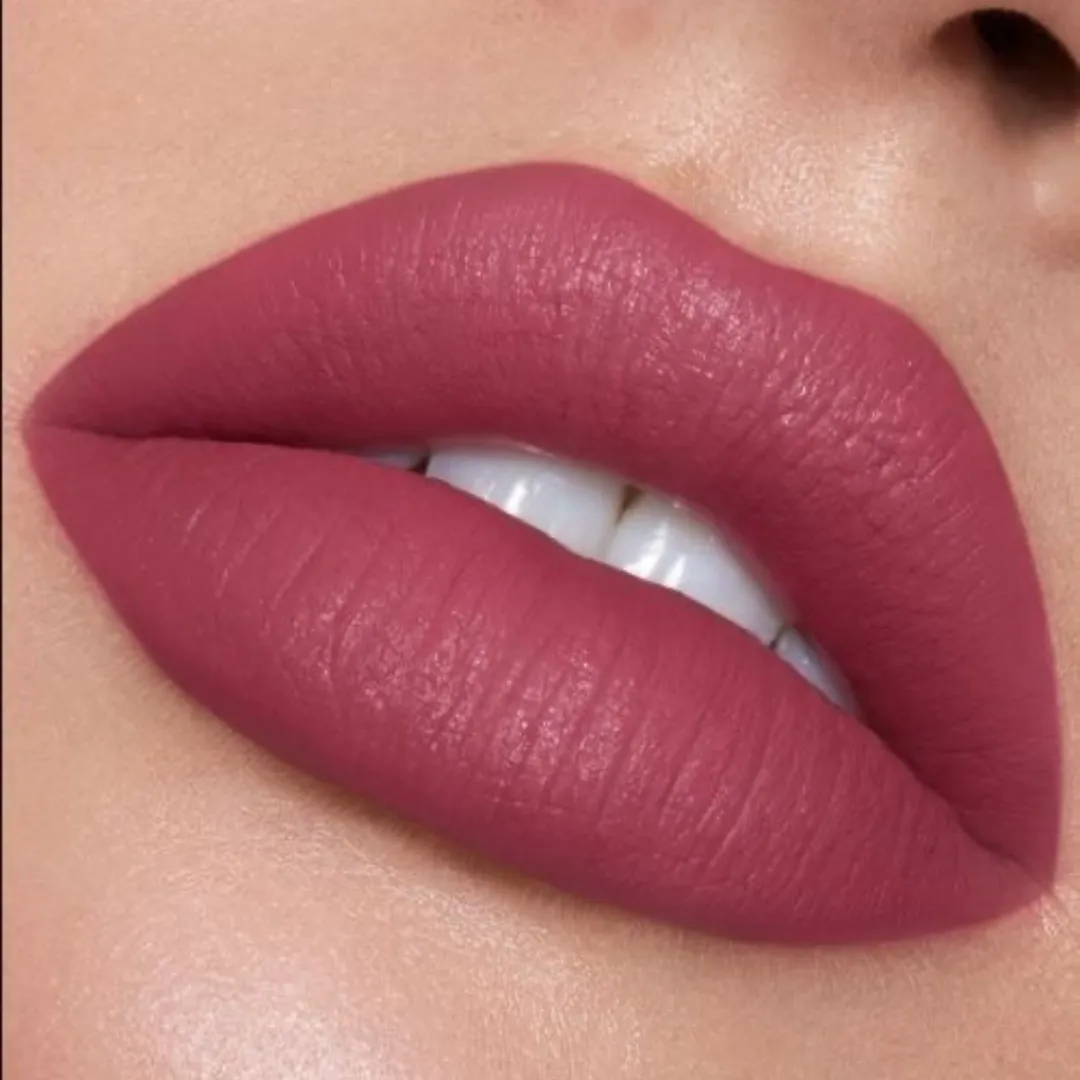 Creamy matte lipstick