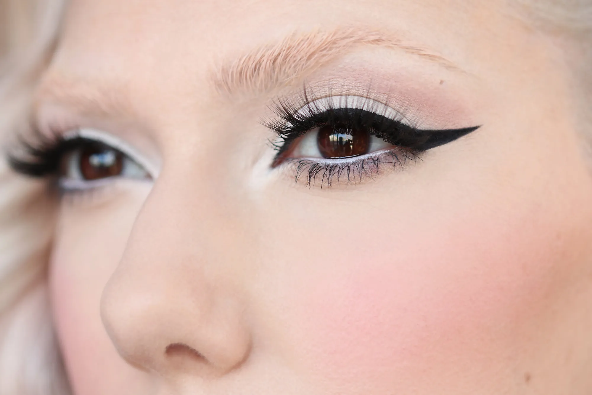 D Bold Eyeliner - Creamy gel eyeliner