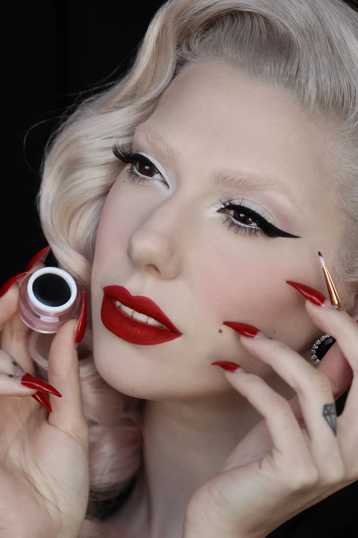 D Bold Eyeliner - Creamy gel eyeliner
