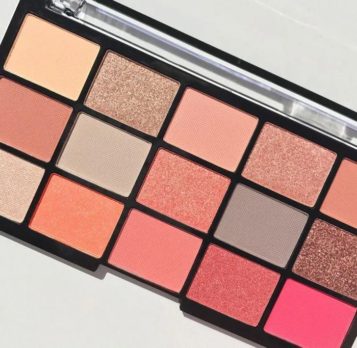 MUA Eyeshadow Pro 15 Shade Palette